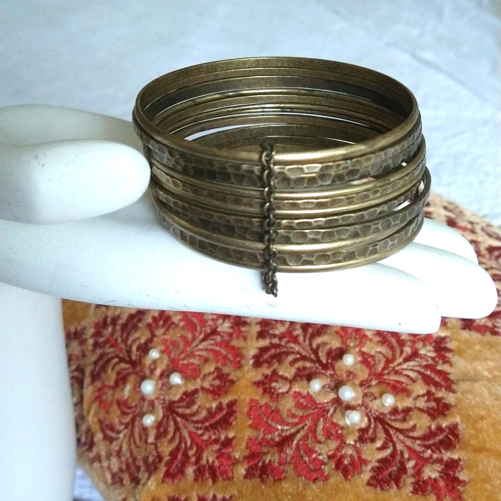 🔥🔥Any three for $15🔥🔥VINTAGE BANGLE BRACELETS